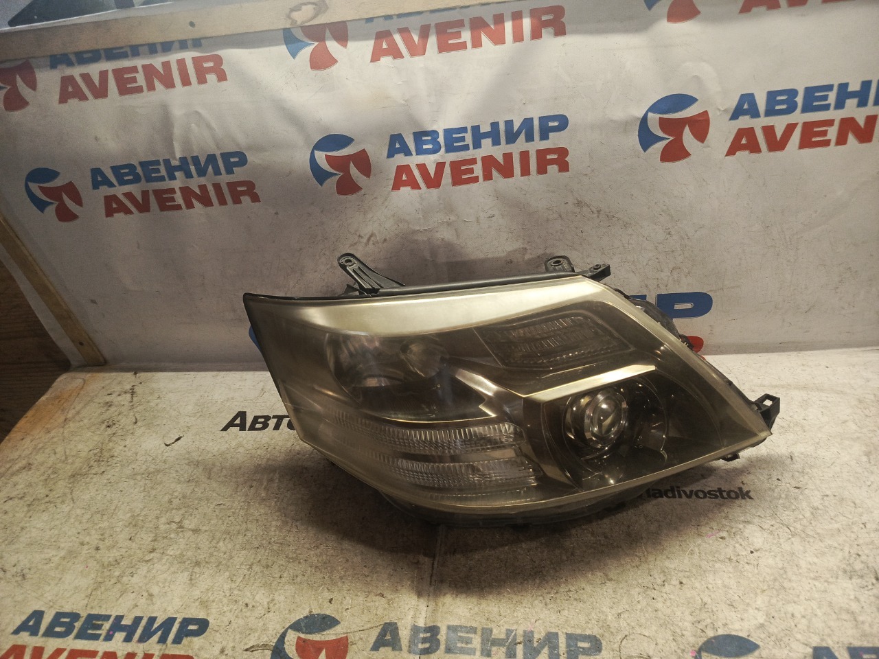 Фара TOYOTA ALPHARD ANH15 передняя правая (б/у)