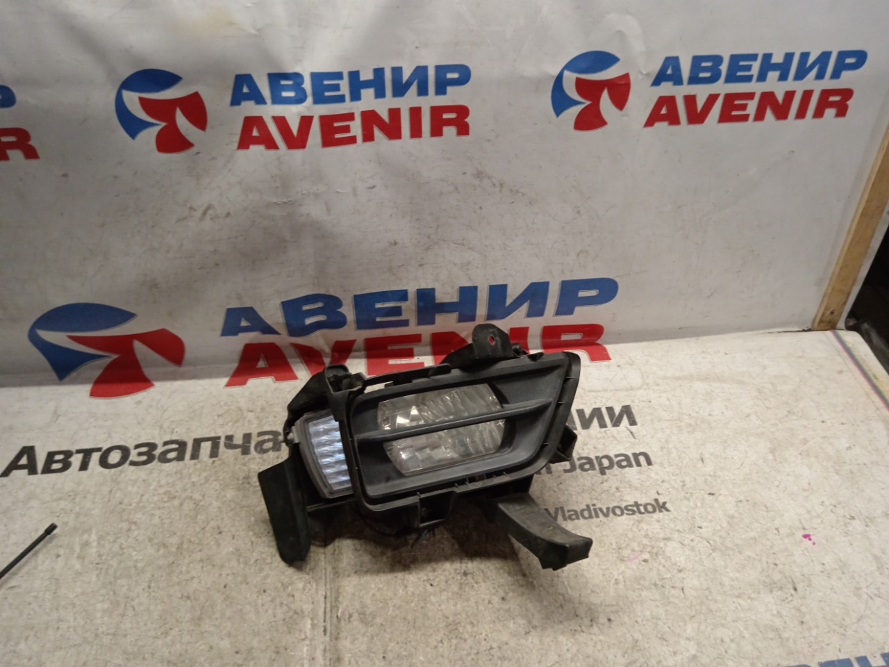 Туманка TOYOTA VELLFIRE ANH20 передняя правая (б/у)