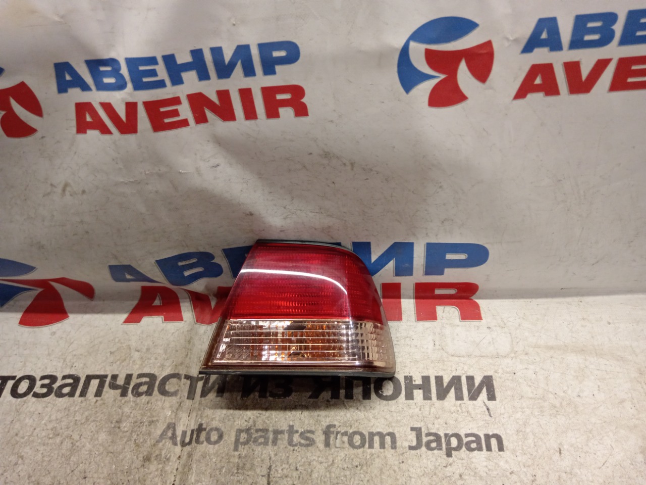Стоп-сигнал NISSAN SUNNY FNB15 задний правый (б/у)
