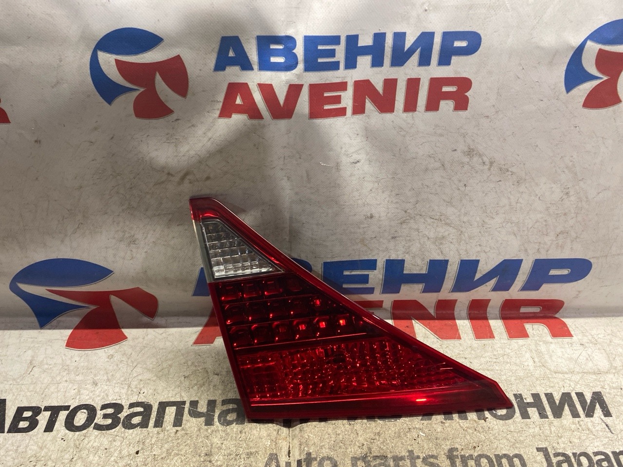 Стоп-вставка TOYOTA ALPHARD ANH25 задняя левая (б/у)