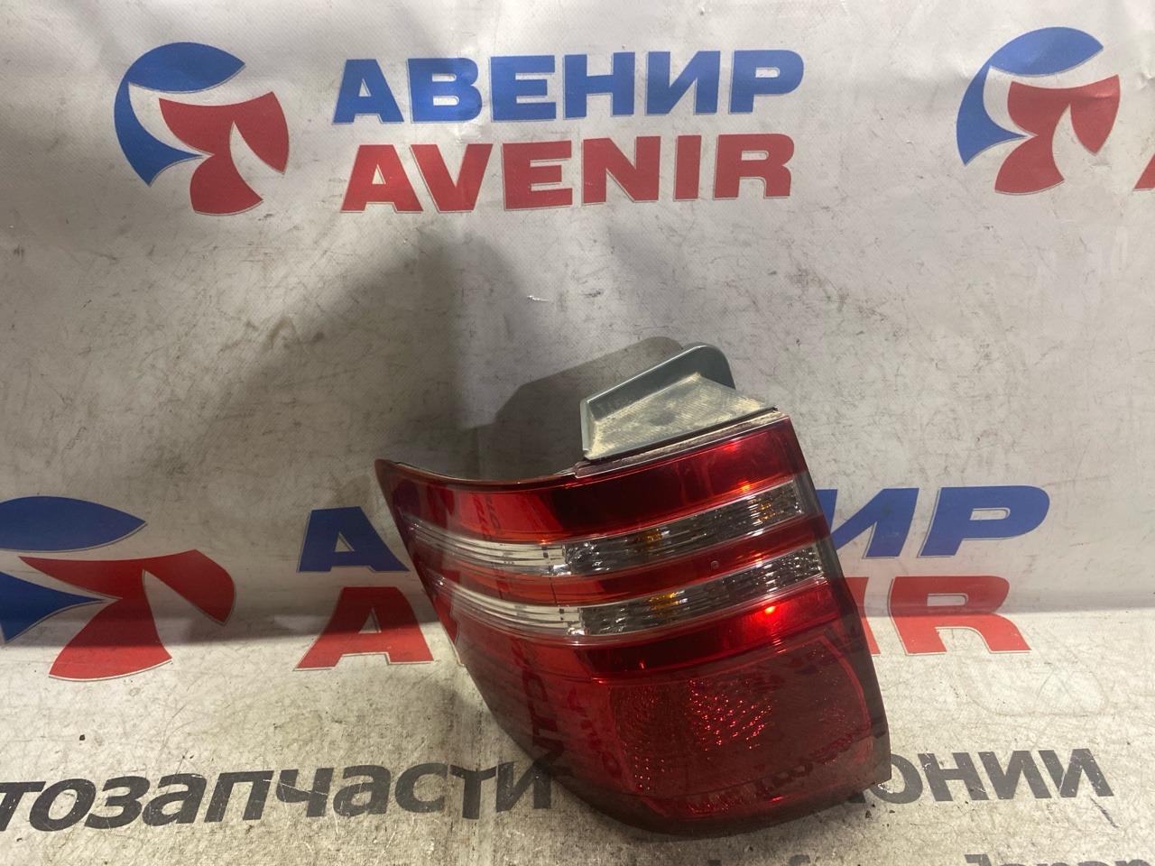 Стоп-сигнал TOYOTA ALPHARD ANH15 задний левый (б/у)
