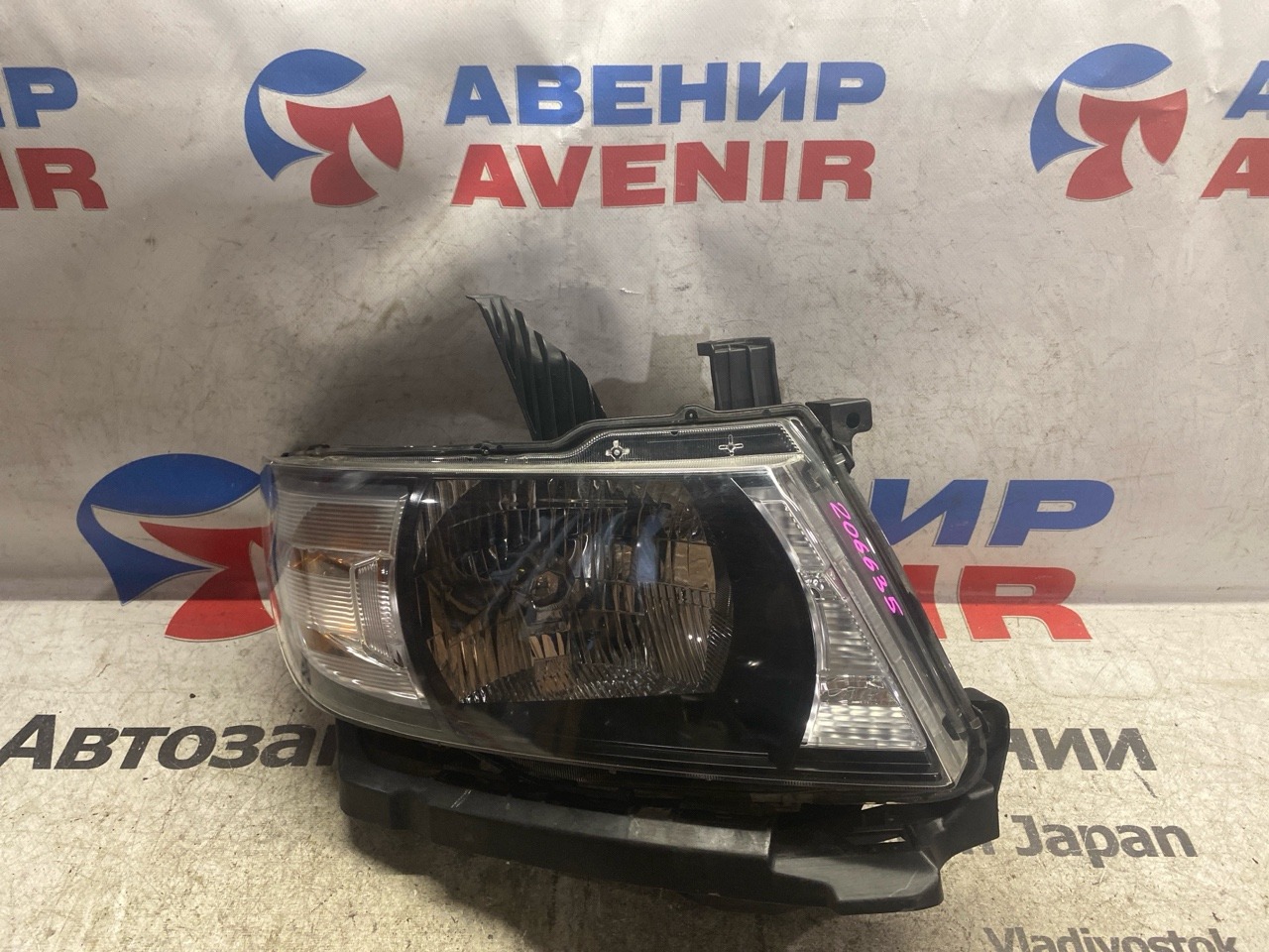 Фара HONDA MOBILIO SPIKE GK2 правая (б/у)