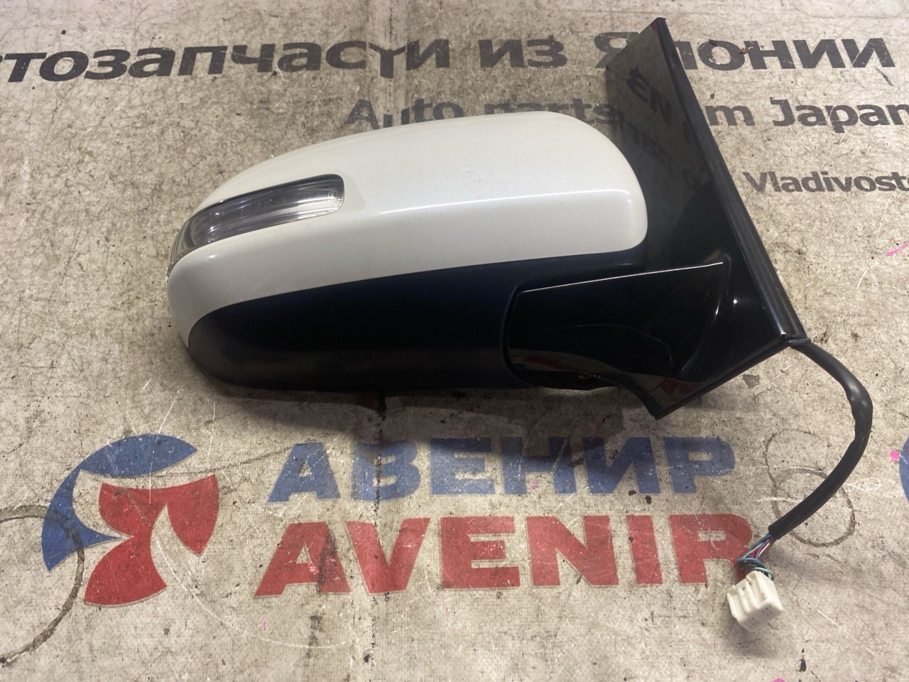 Зеркало TOYOTA VELLFIRE ATH20W переднее правое (б/у)