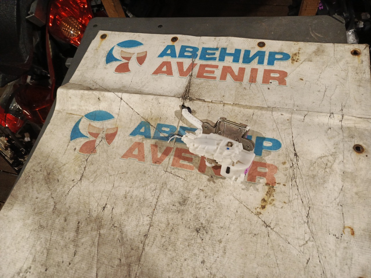 Замок 5-й двери NISSAN DAYZ B21W задний (б/у)