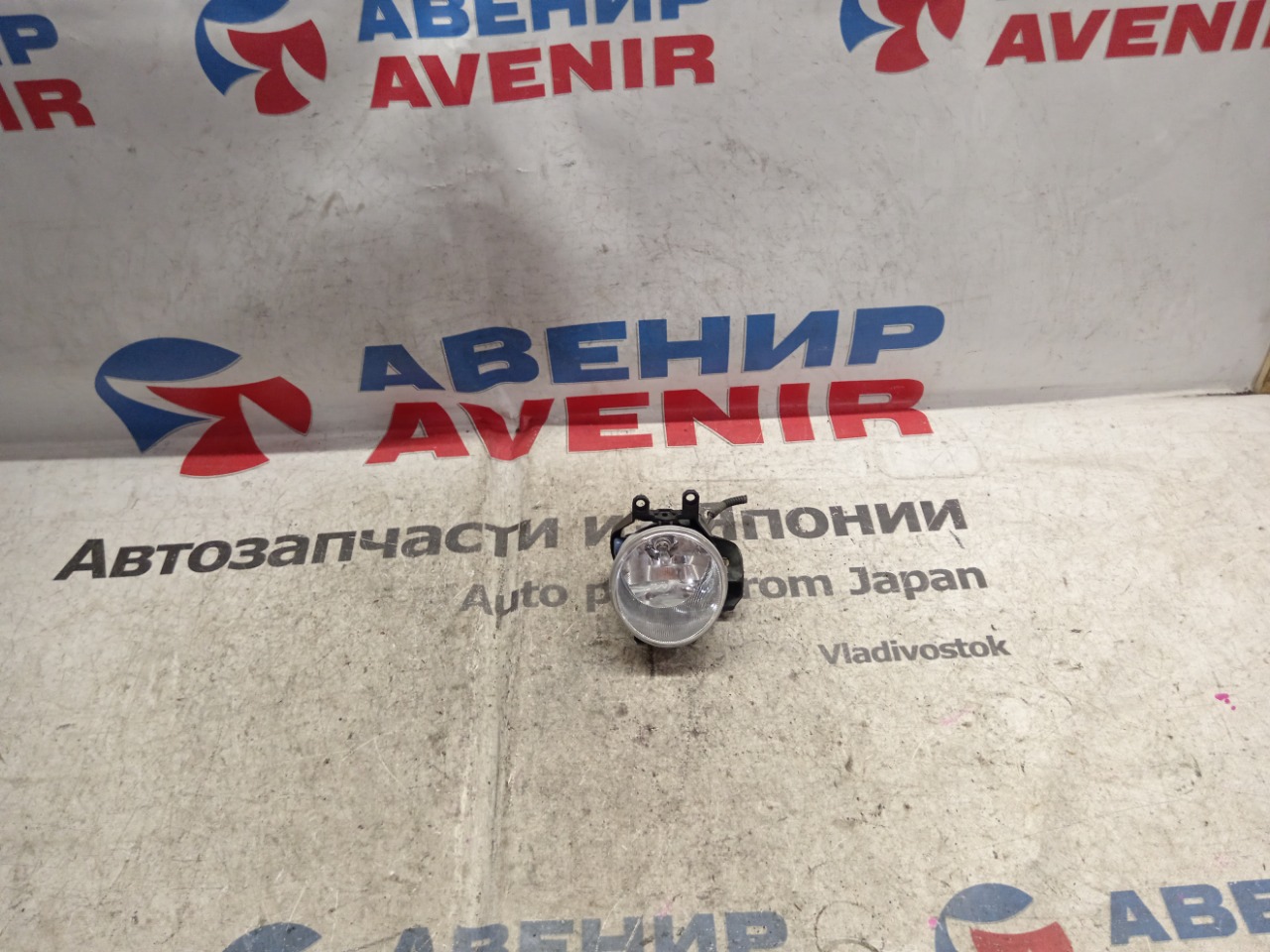 Туманка TOYOTA PRIUS ZVW30 левая (б/у)