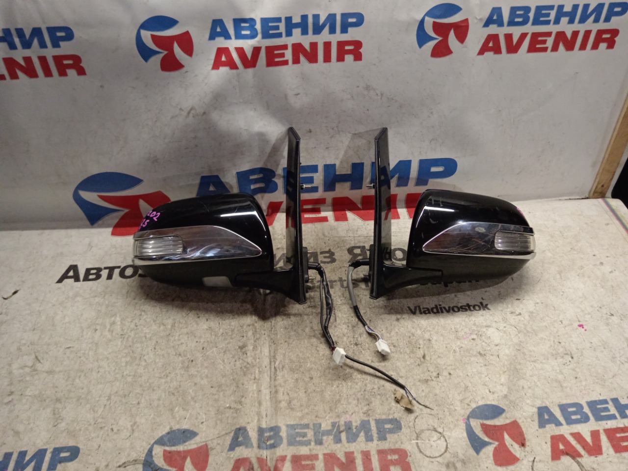 Зеркало TOYOTA VELLFIRE ATH20W переднее правое (б/у)