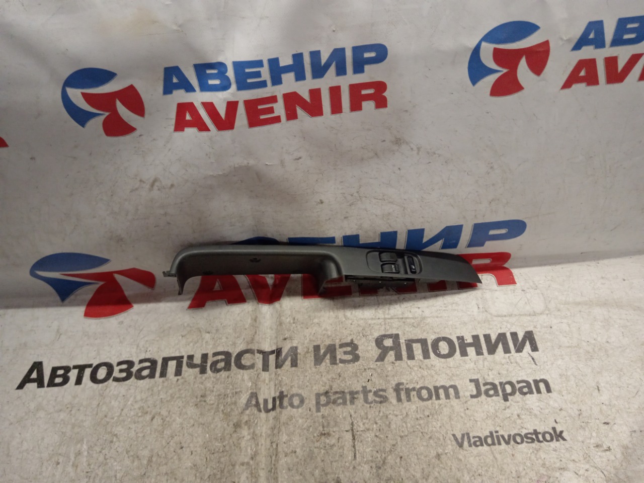 Блок управления стеклами DAIHATSU HIJET S321V передний правый (б/у)