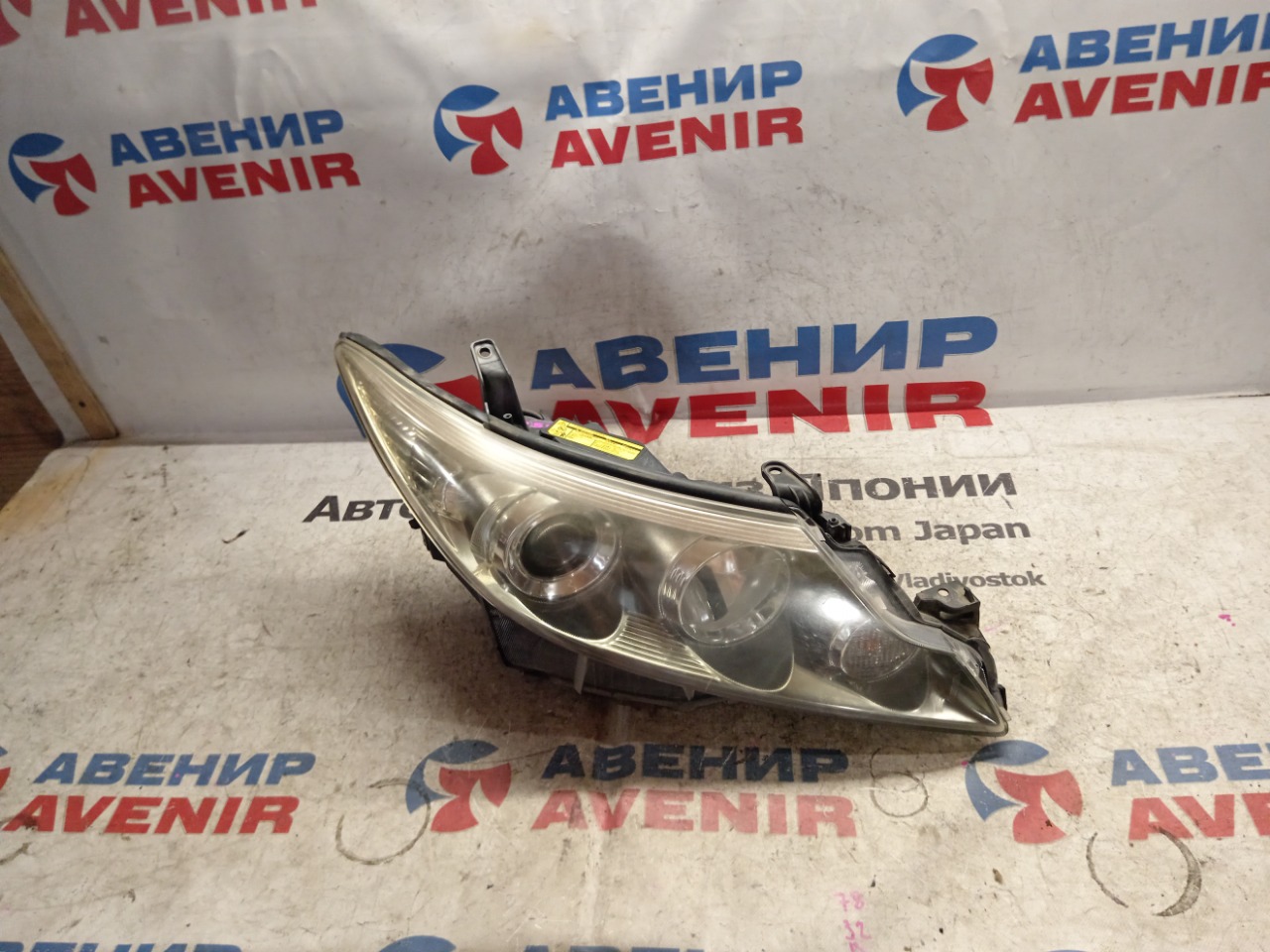Фара TOYOTA ESTIMA ACR55 передняя правая (б/у)