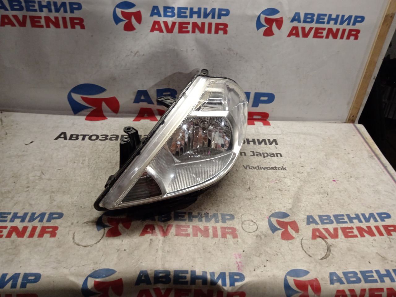 Фара NISSAN TIIDA C11 передняя левая (б/у)