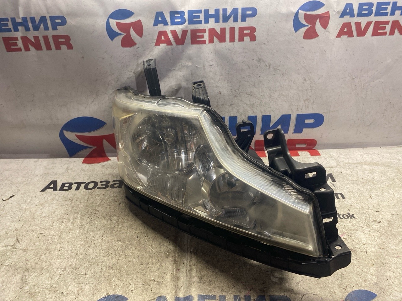Фара HONDA STEP WGN RK1 передняя правая (б/у)