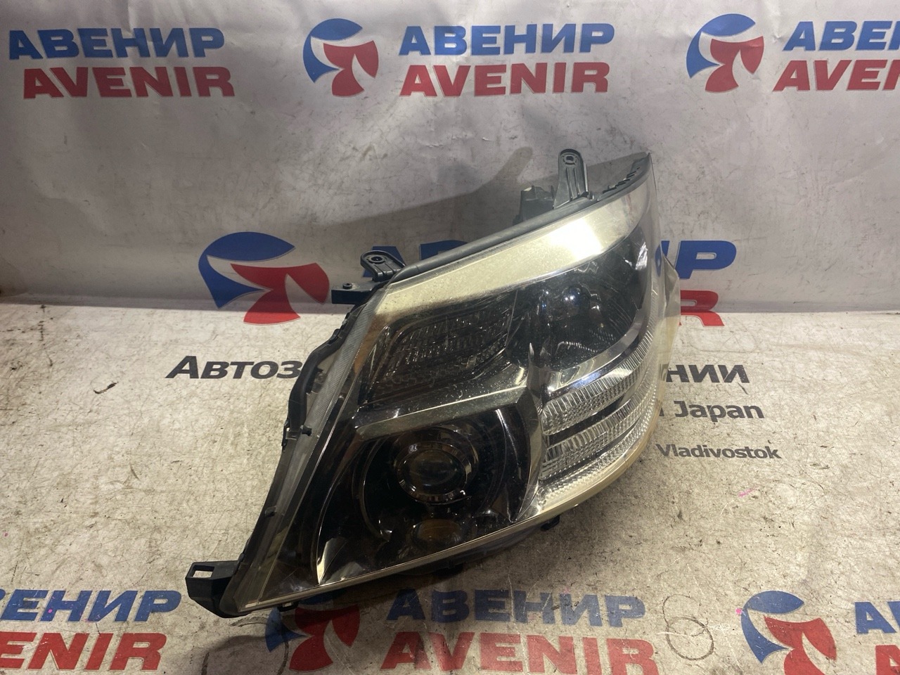Фара TOYOTA ALPHARD ANH10W передняя левая (б/у)