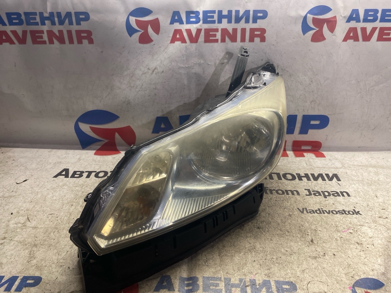 Фара HONDA FREED GB3 передняя левая (б/у)