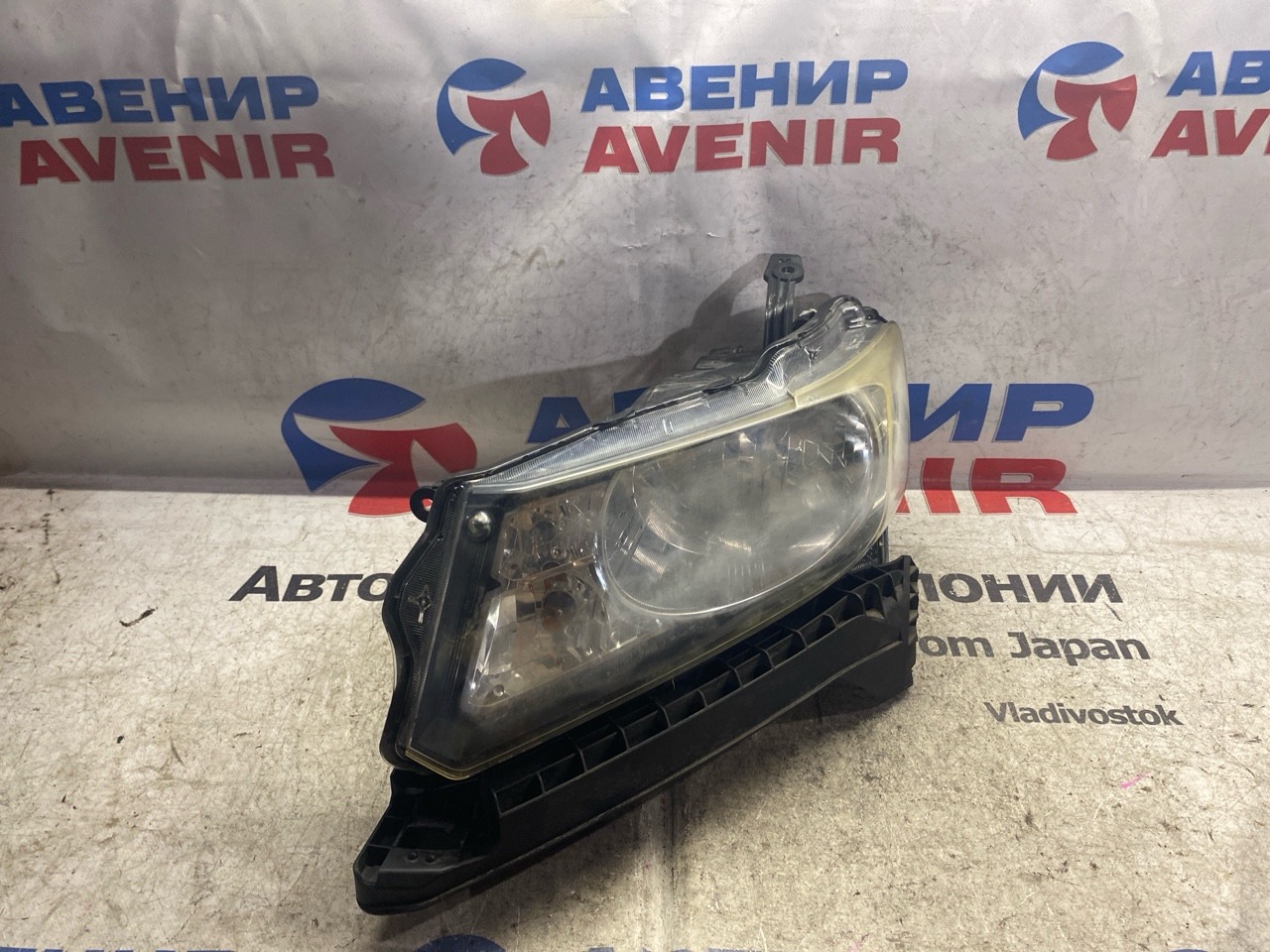 Фара HONDA FREED SPIKE GP3 передняя левая (б/у)