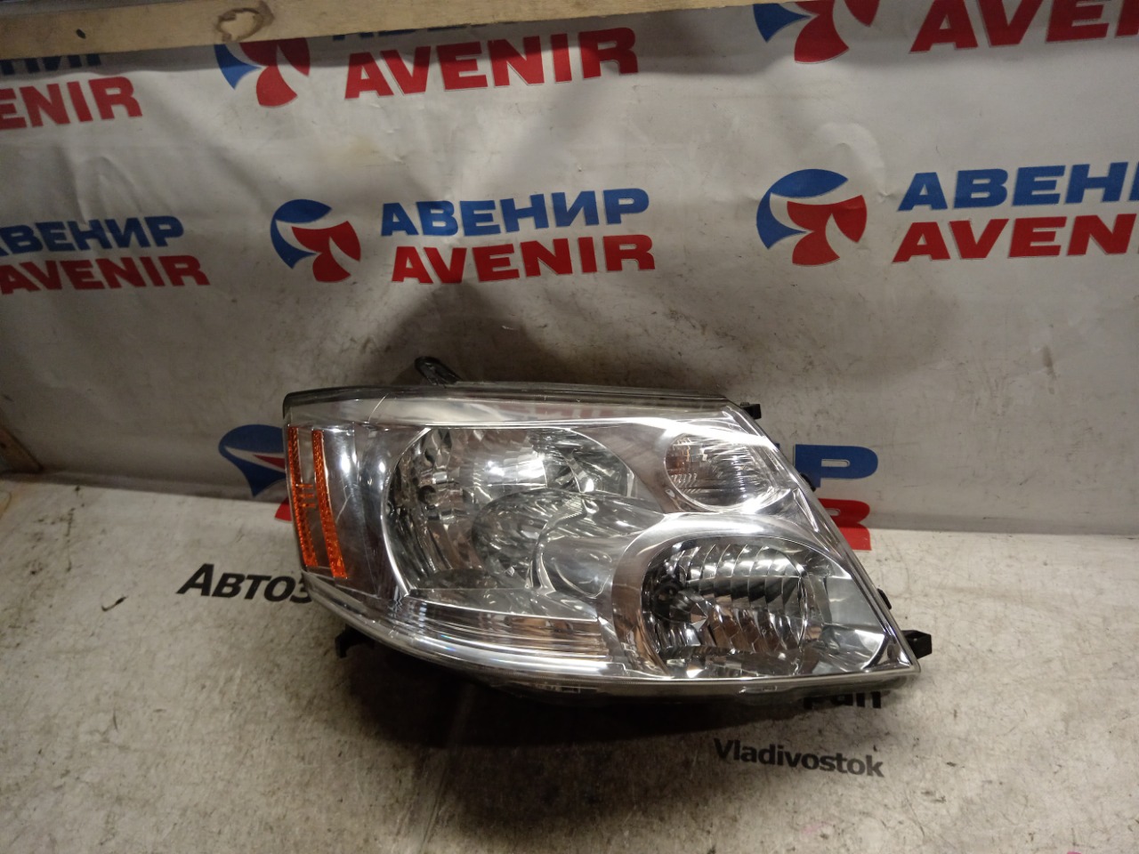 Фара TOYOTA ALPHARD ANH10W передняя правая (б/у)