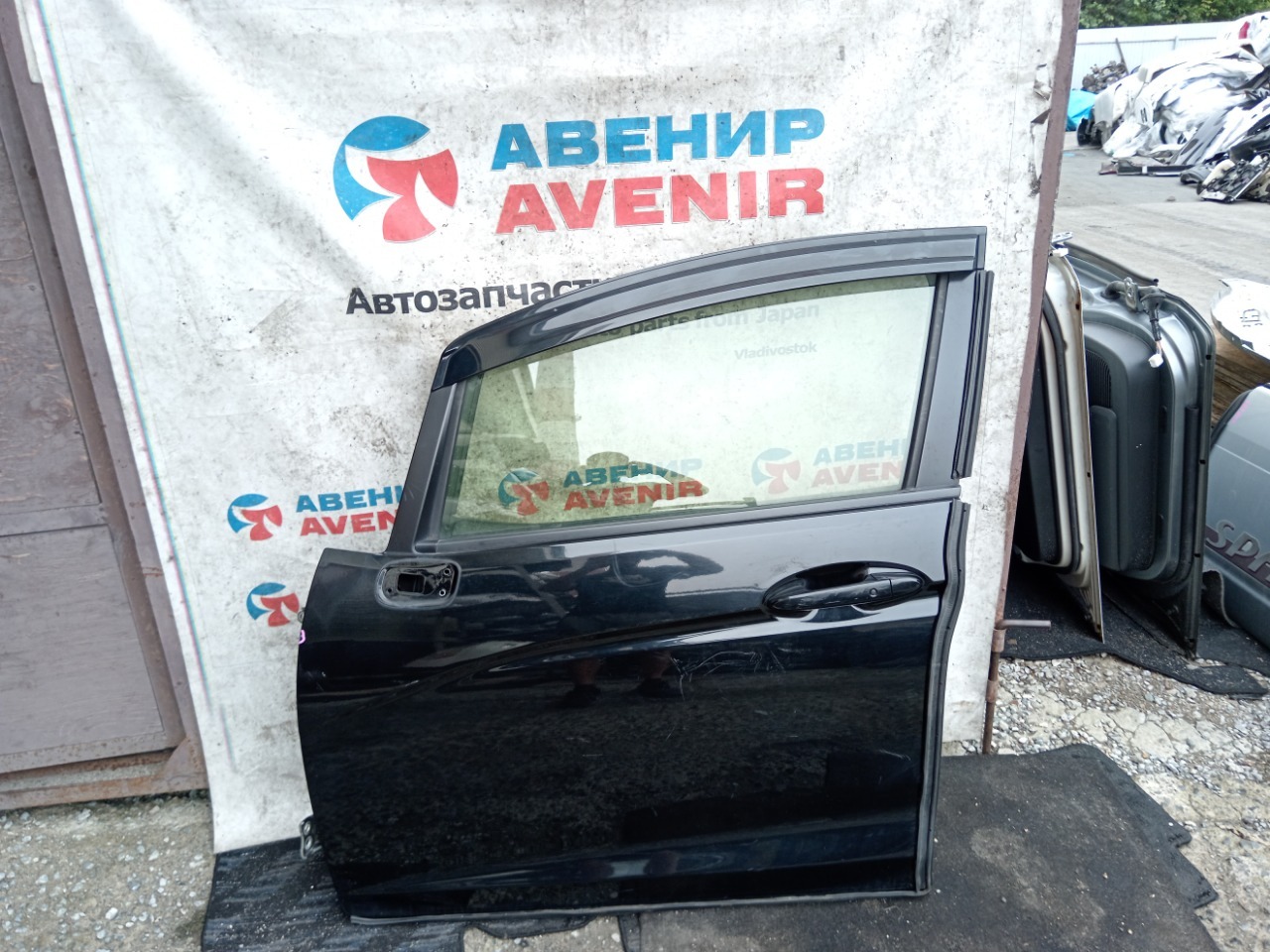 Дверь HONDA FIT GP5 передняя левая (б/у)