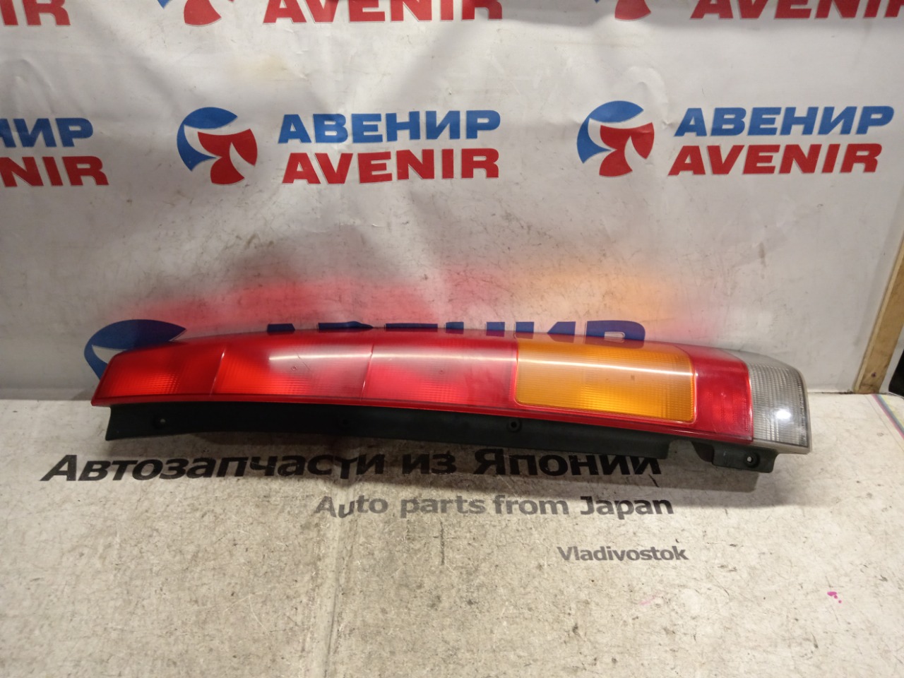 Стоп-сигнал HONDA STEPWGN RF1 задний правый (б/у)