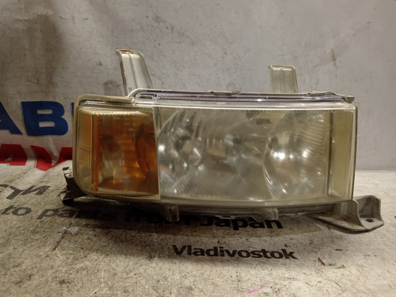 Фара TOYOTA BB NCP30 передняя правая (б/у)