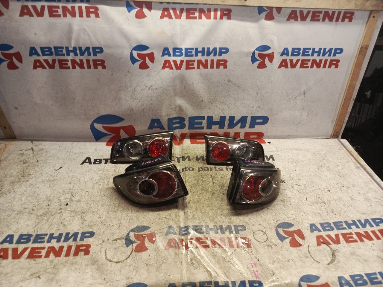 Стоп-сигнал MAZDA DEMIO DY3R задний левый (б/у)