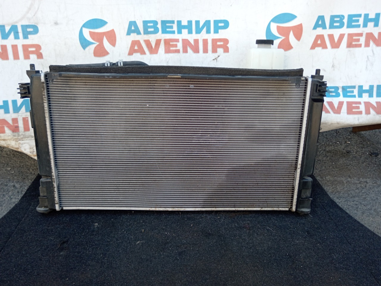 Радиатор TOYOTA PRIUS ZVW50 2ZR-FXE (б/у)
