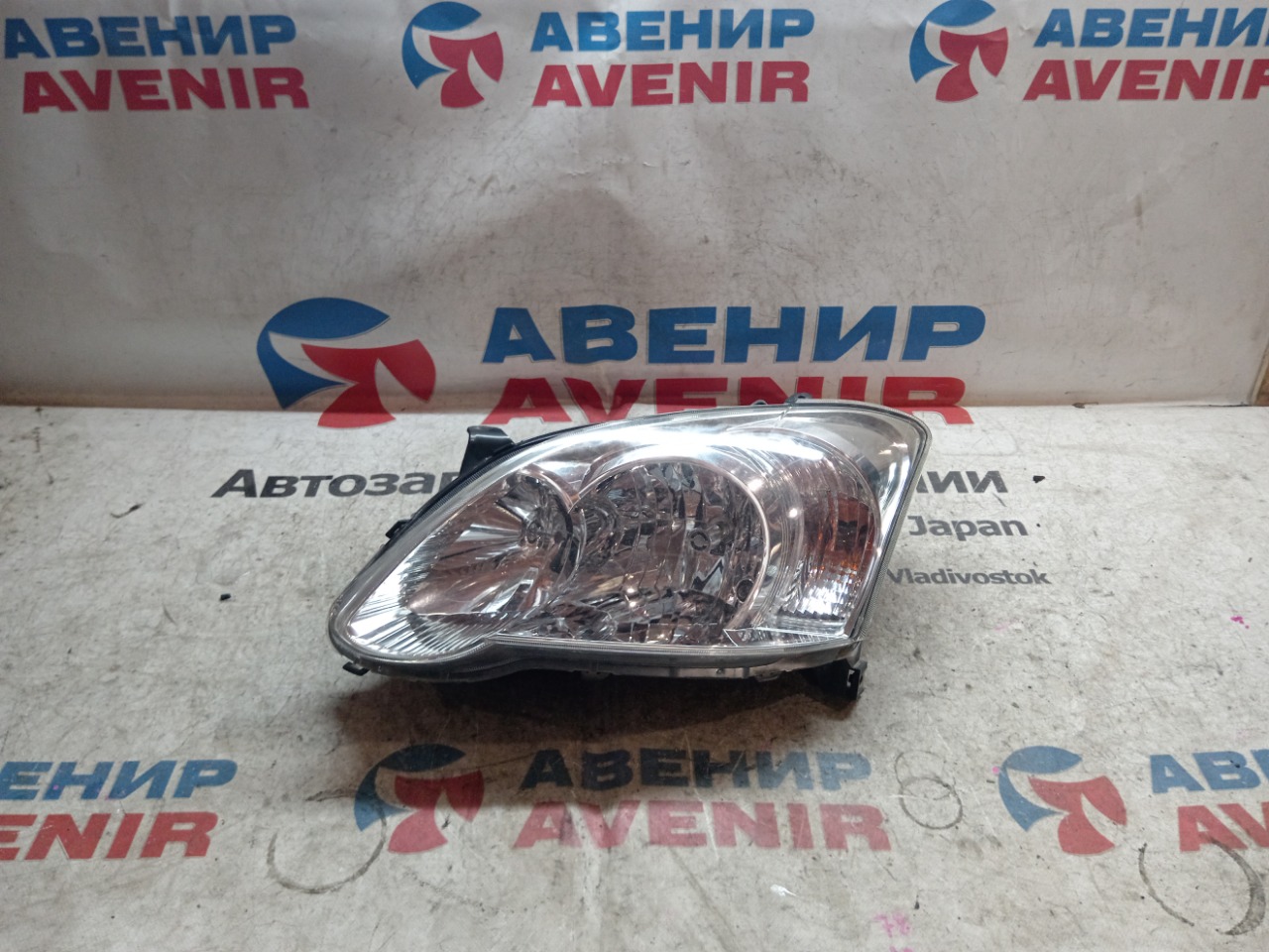 Фара TOYOTA ALLEX NZE121 передняя левая (б/у)