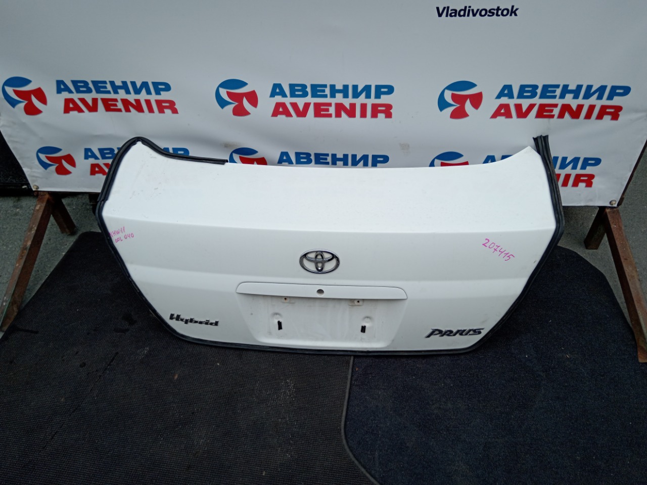 Крышка багажника TOYOTA PRIUS NHW11 (б/у)