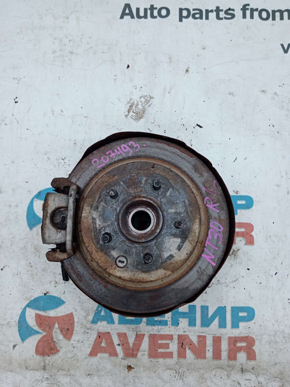 Ступица NISSAN X-TRAIL NT30 QR20DE задняя левая (б/у)