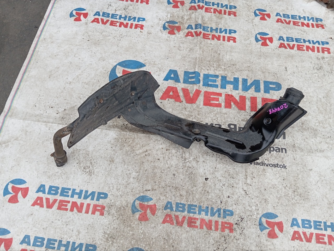 Горловина топливного бака TOYOTA ISIS ANM10 (б/у)