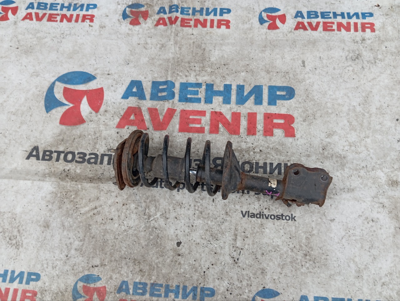 Стойка MITSUBISHI LANCER CS2A передняя правая (б/у)