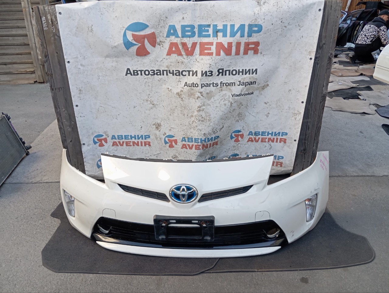 Бампер TOYOTA PRIUS ZVW30 передний (б/у)
