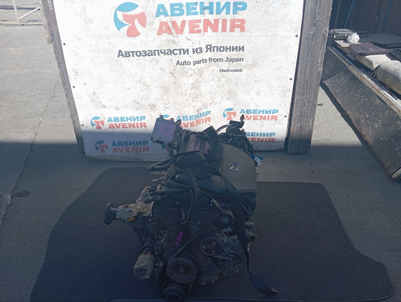 Двигатель MAZDA PREMACY CWEAW LF (б/у)
