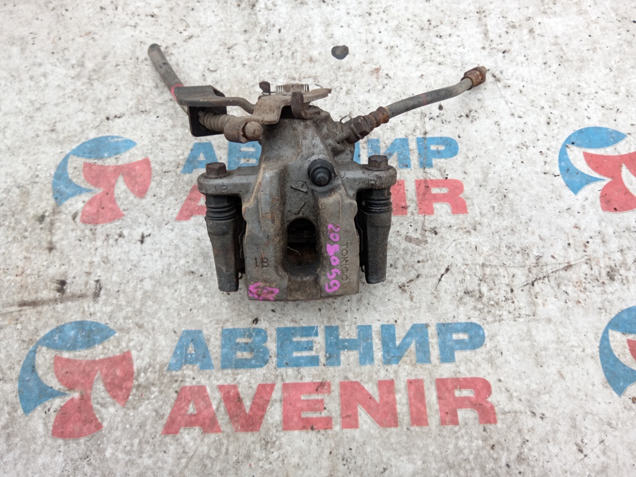Суппорт TOYOTA PRIUS ZVW30 задний правый (б/у)