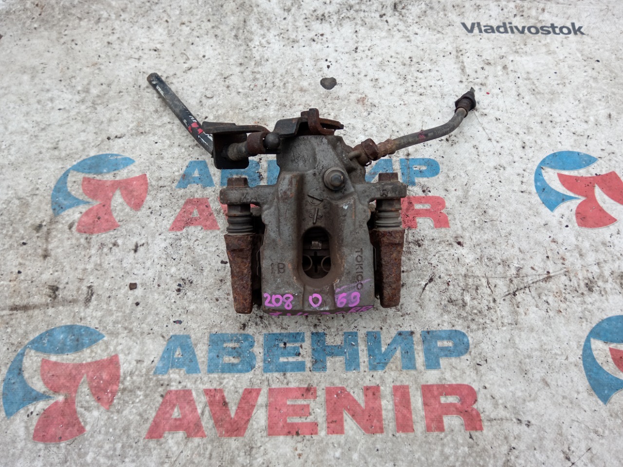 Суппорт TOYOTA PRIUS ZVW30 задний правый (б/у)
