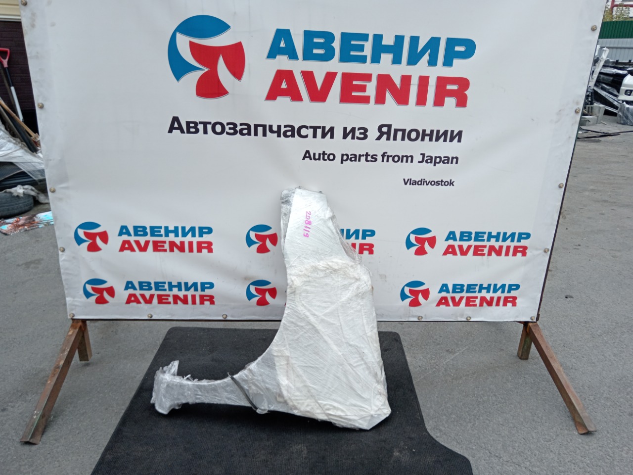 Крыло TOYOTA FUNCARGO NCP20 переднее левое (б/у)