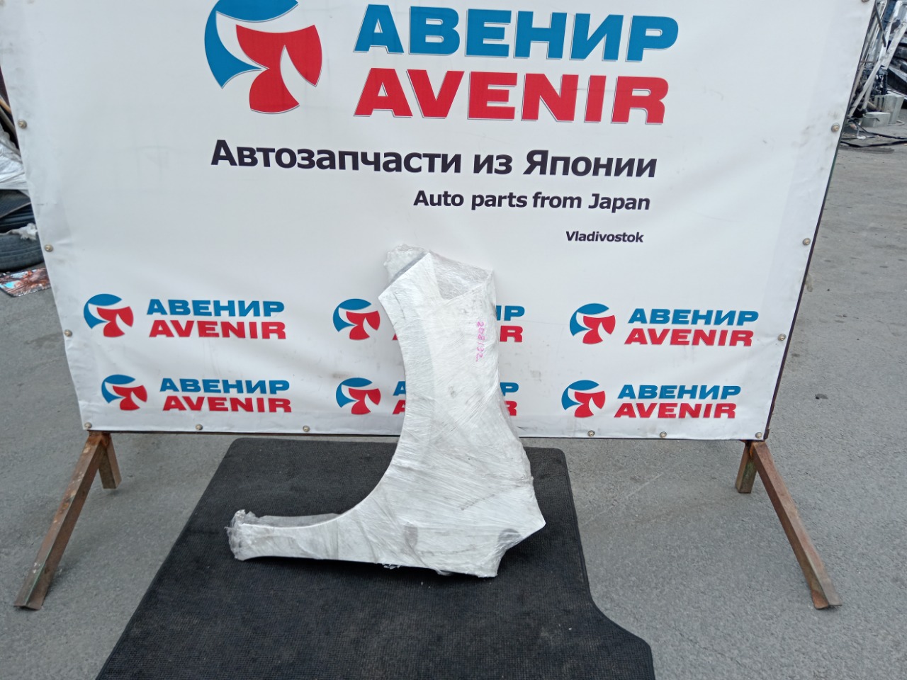 Крыло NISSAN TIIDA C11 переднее левое (б/у)
