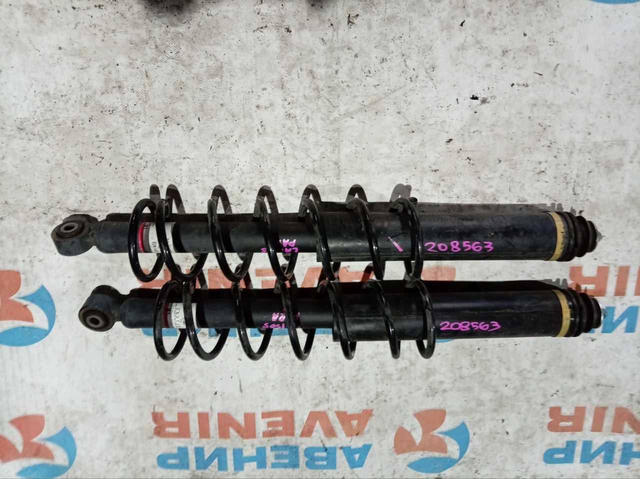 Амортизатор DAIHATSU MOVE LA150S KF задний (б/у)