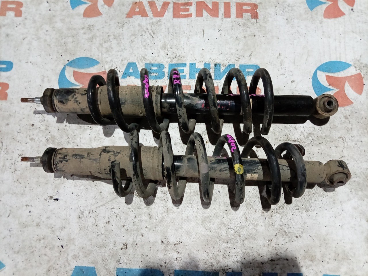 Амортизатор HONDA ELYSION RR1 K24A задний (б/у) Амортизатор HONDA ELYSION RR1 K24A задний (б/у)