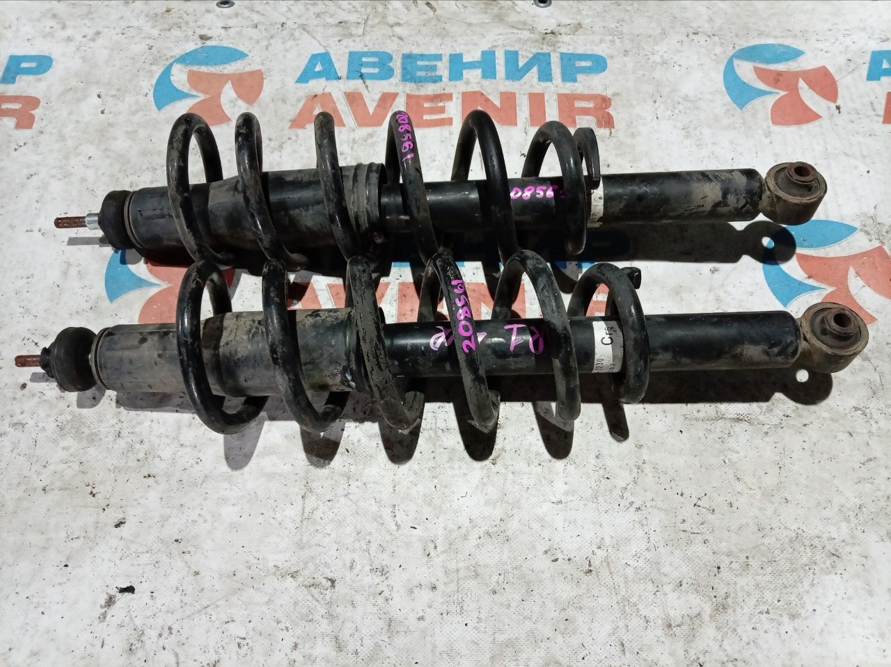 Амортизатор HONDA ELISSION RR1 K24A задний (б/у)