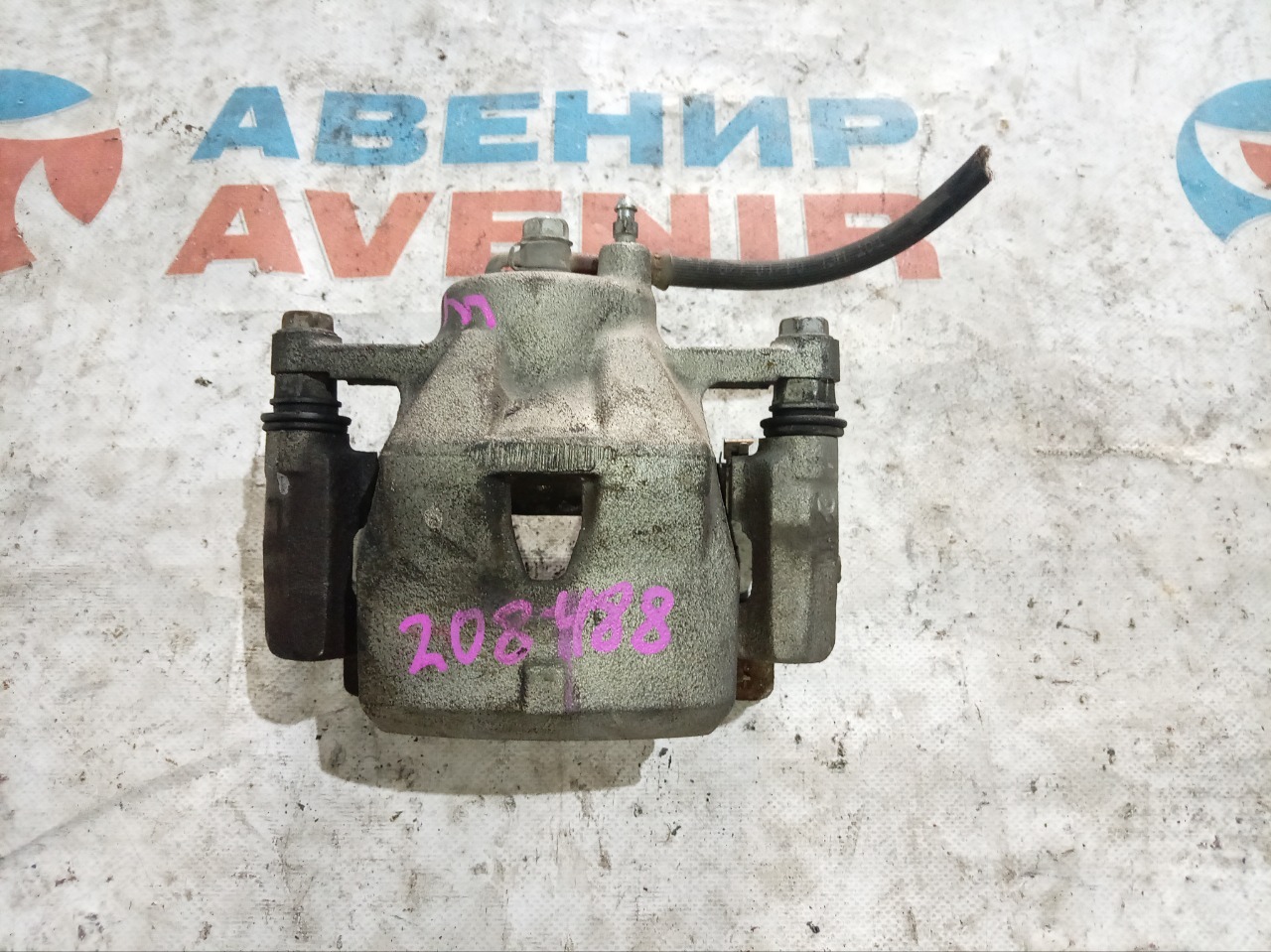 Суппорт TOYOTA VITZ KSP90 передний левый (б/у)