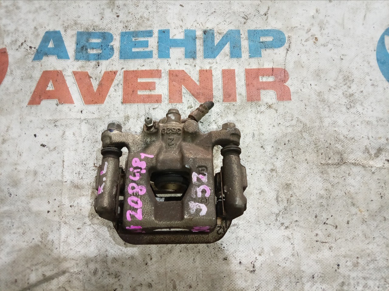 Суппорт NISSAN TEANA J32 задний левый (б/у) Суппорт NISSAN TEANA J32 задний левый (б/у)