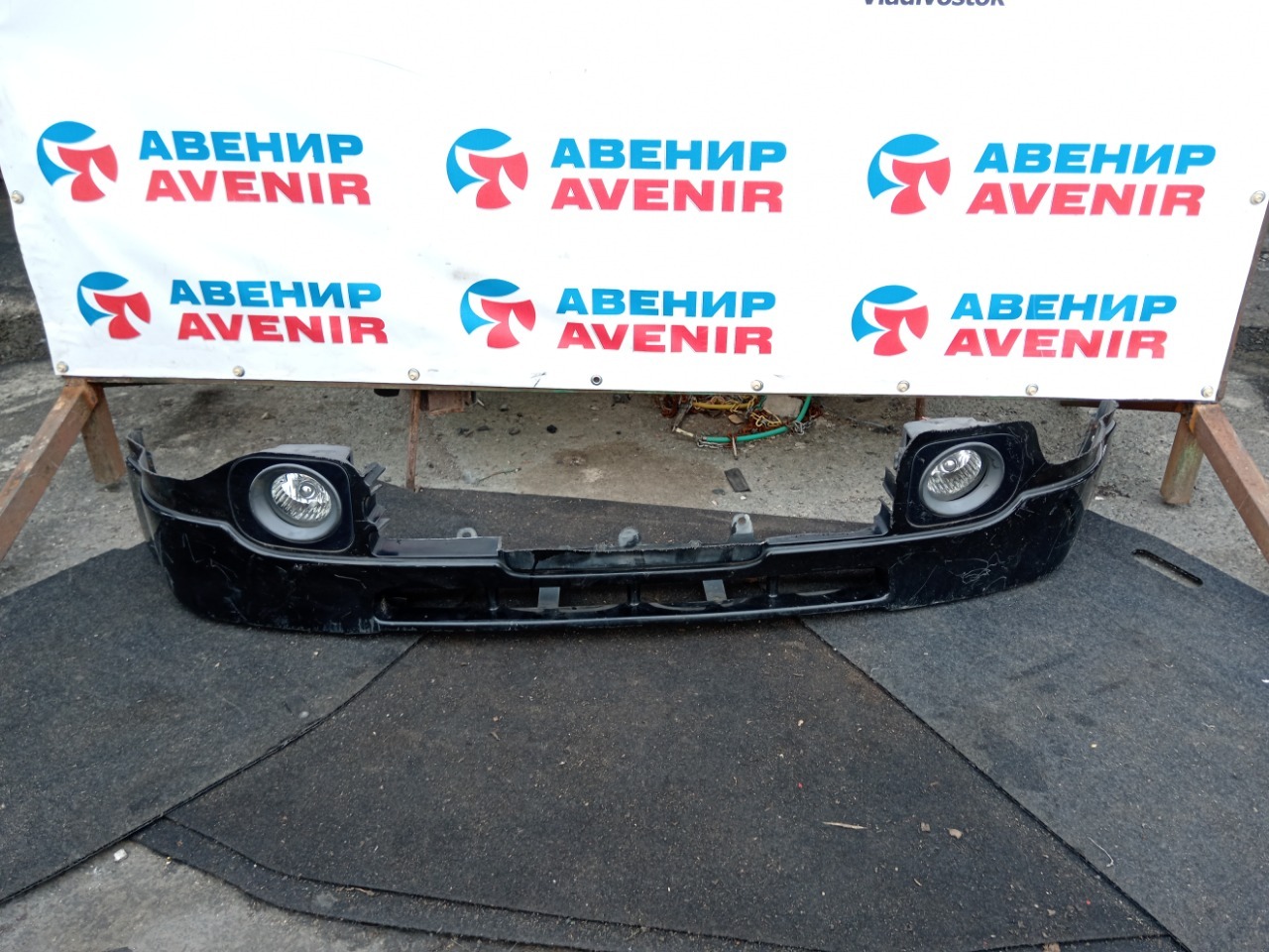 Губа NISSAN CUBE Z11 передняя (б/у)