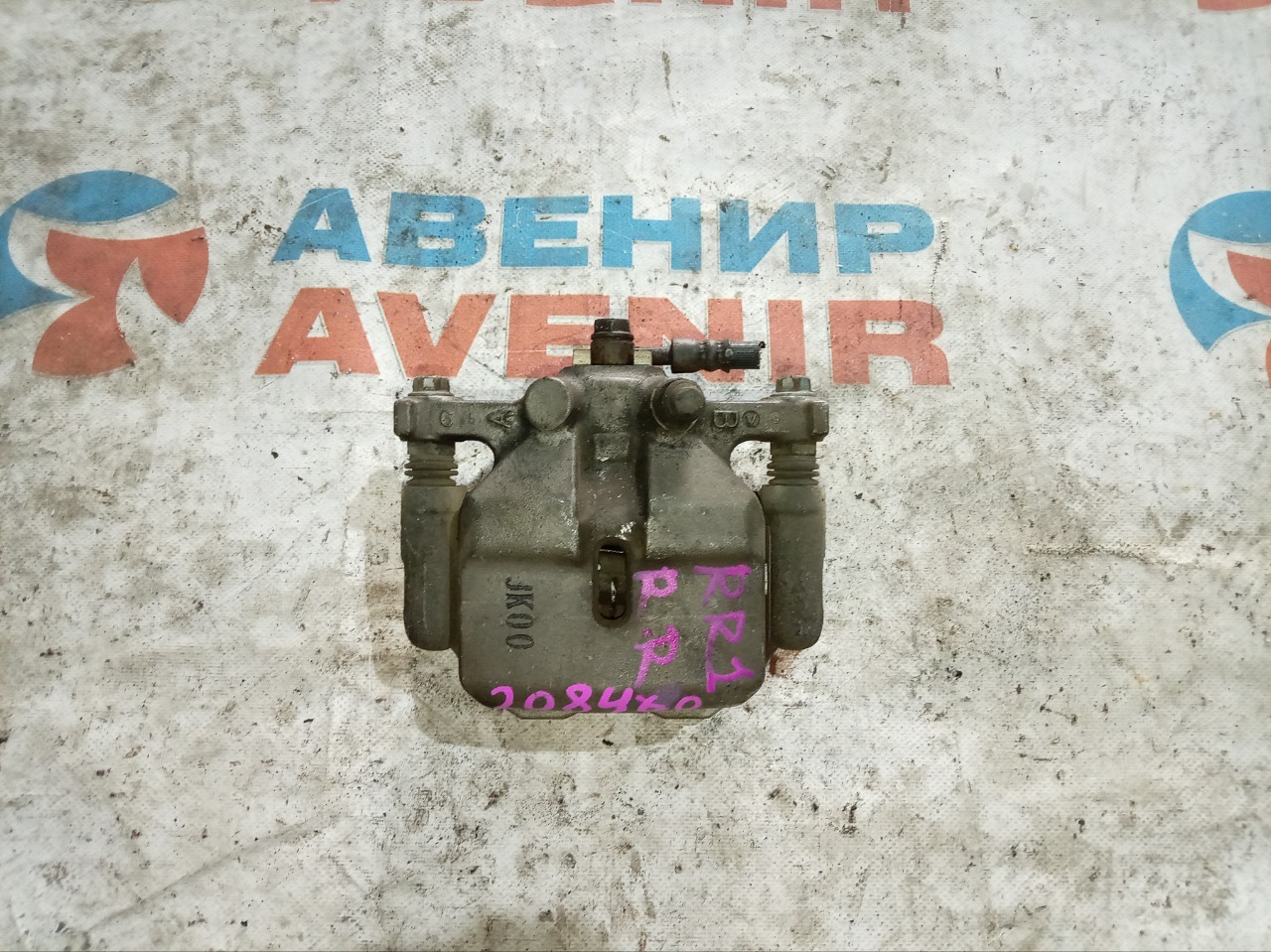 Суппорт HONDA ELYSION RR1 K24A задний правый (б/у)