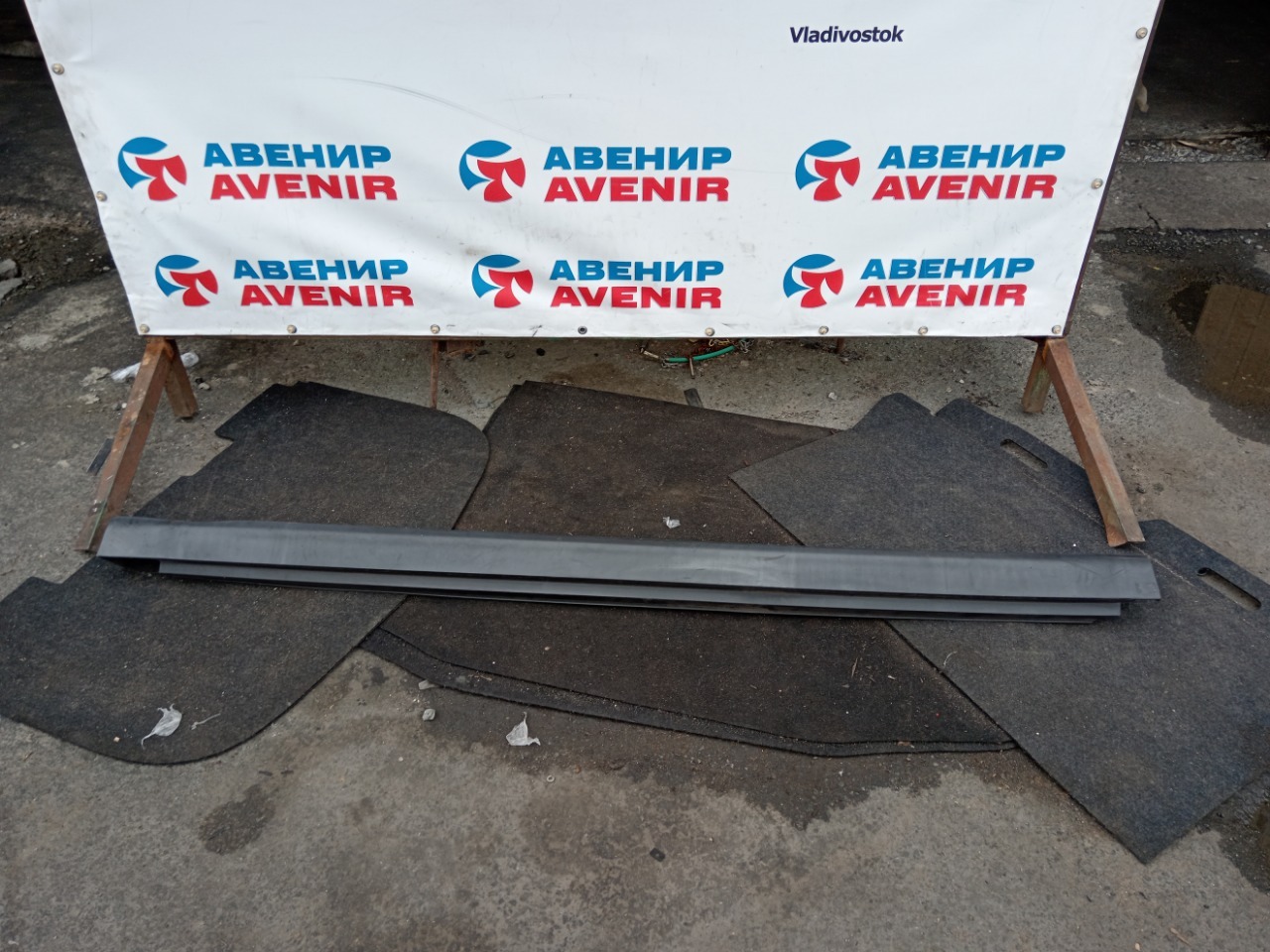 Порог NISSAN TIIDA C11 правый (б/у) Порог NISSAN TIIDA C11 правый (б/у)