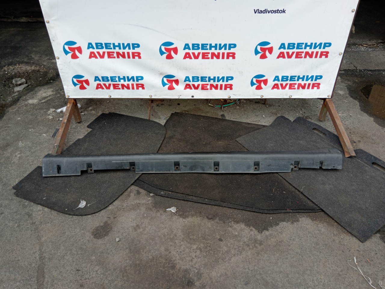 Порог NISSAN TIIDA C11 правый (б/у) Порог NISSAN TIIDA C11 правый (б/у)