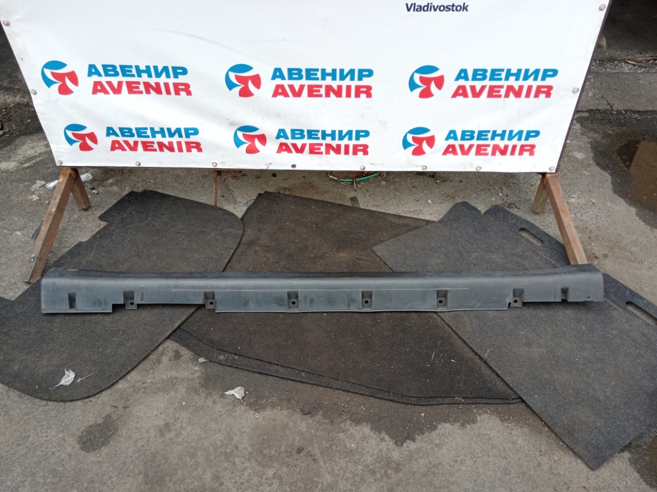 Порог NISSAN TIIDA C11 правый (б/у) Порог NISSAN TIIDA C11 правый (б/у)