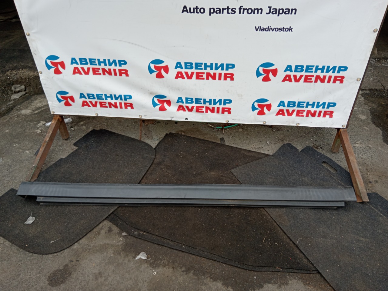 Порог NISSAN TIIDA C11 правый (б/у) Порог NISSAN TIIDA C11 правый (б/у)