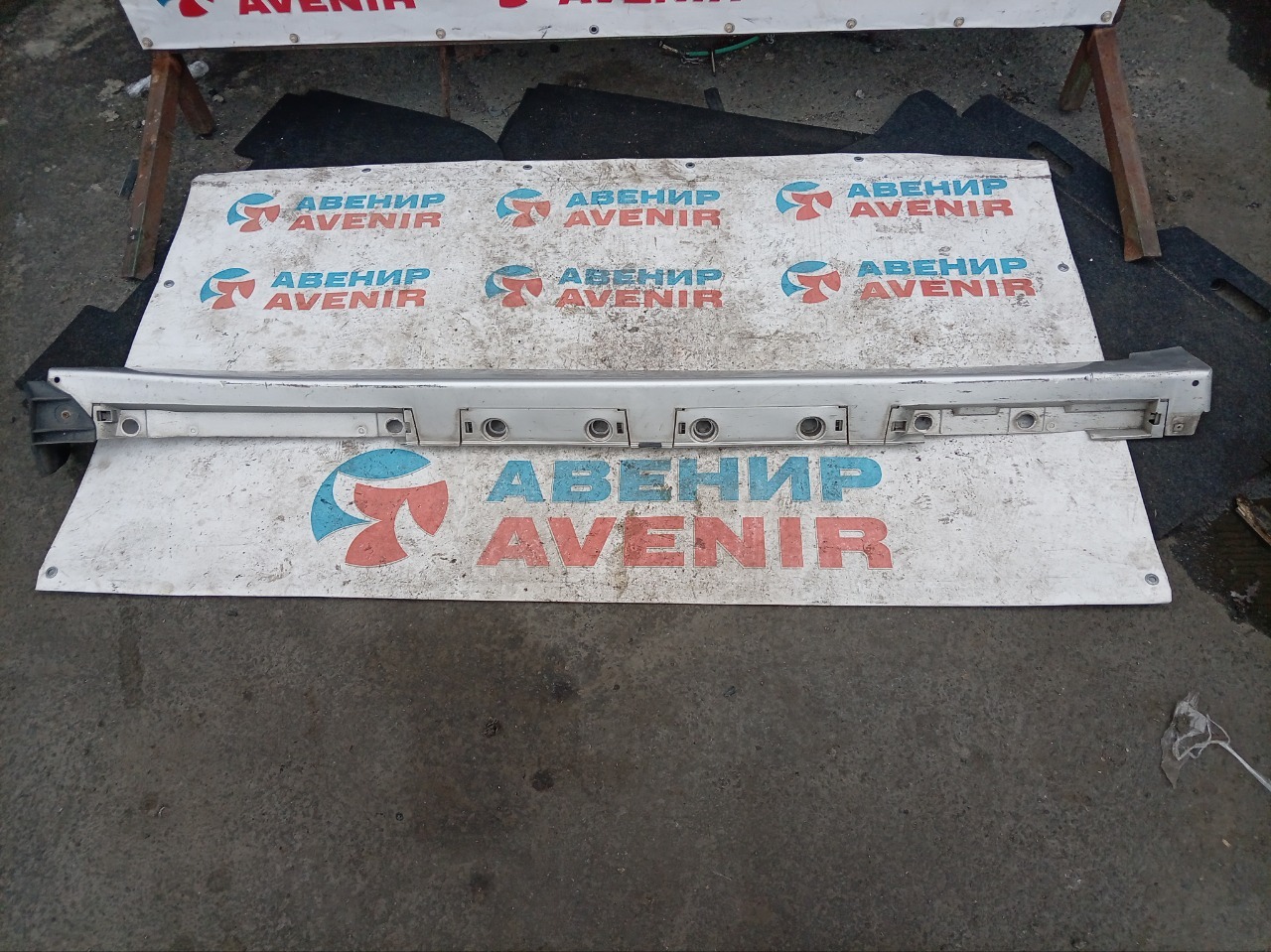 Порог TOYOTA PRIUS ZVW30 правый (б/у)