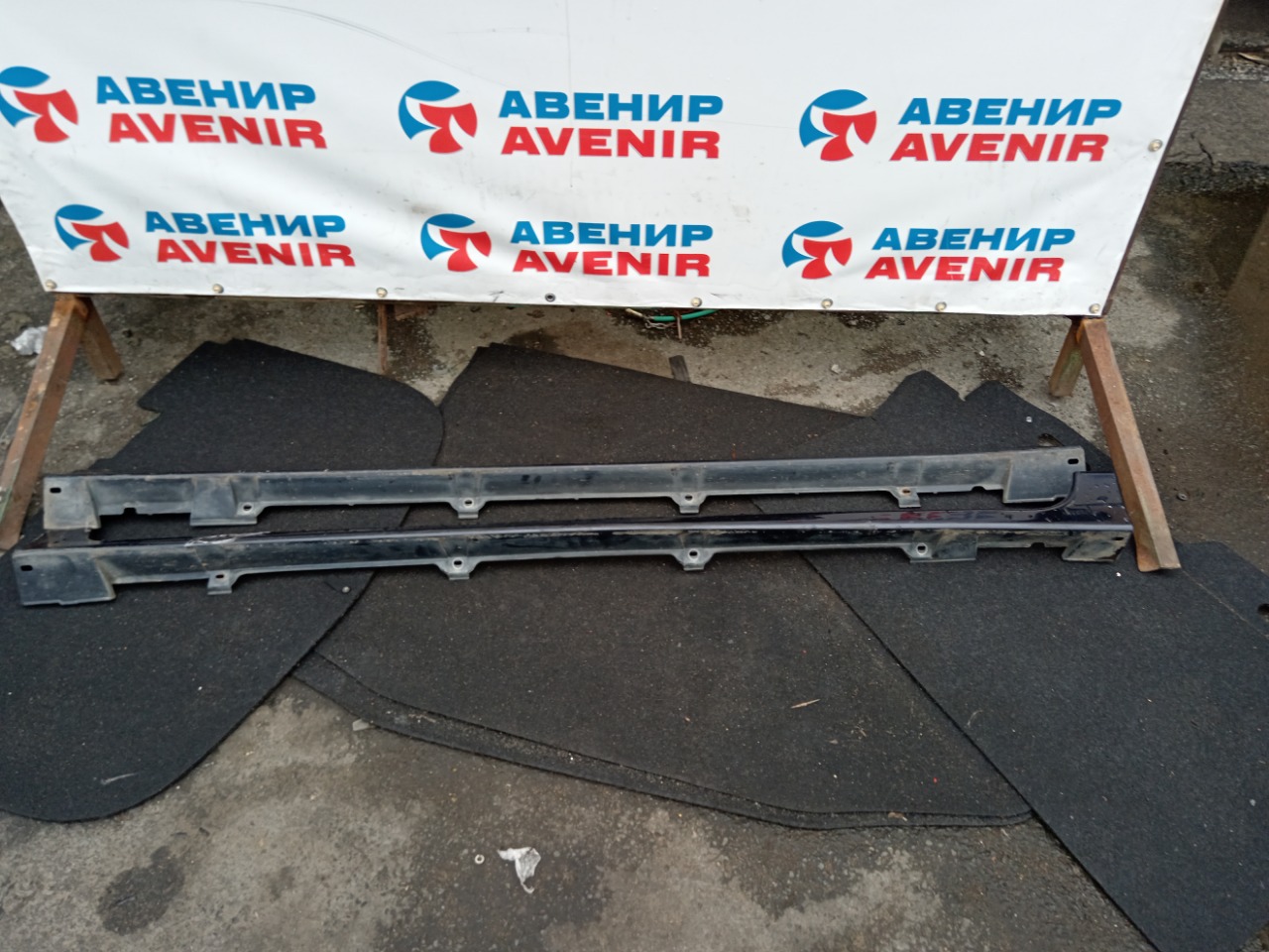 Порог DAIHATSU TANTO L375S KF левый (б/у) Порог DAIHATSU TANTO L375S KF левый (б/у)