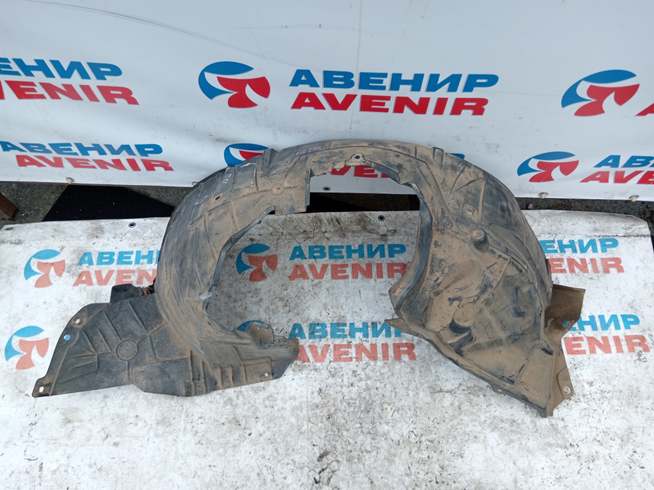 Подкрылок NISSAN TIIDA C11 передний правый (б/у)