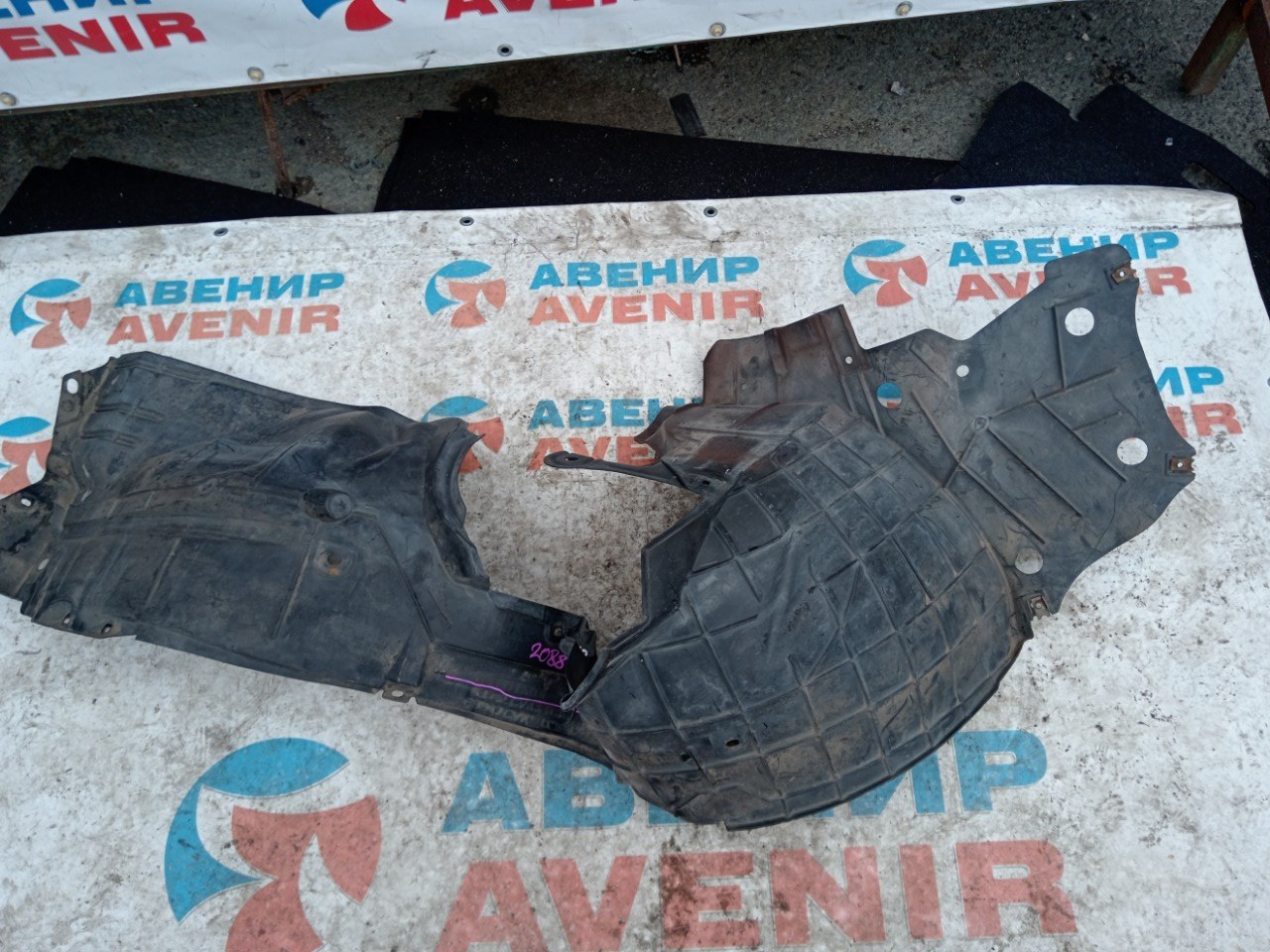Подкрылок NISSAN WINGROAD Y12 передний правый (б/у)