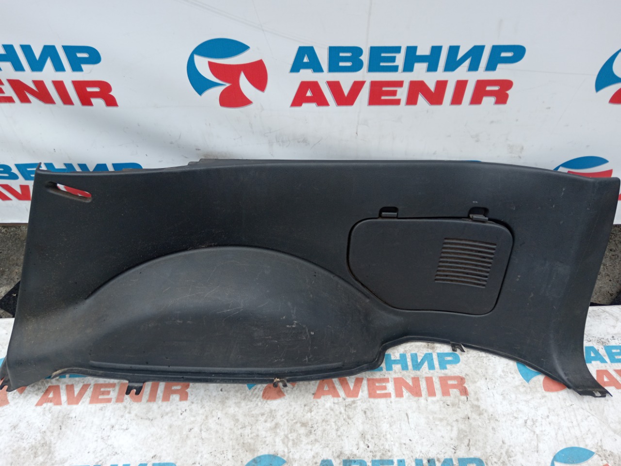 Обшивка багажника TOYOTA PROBOX NCP50 правая (б/у)